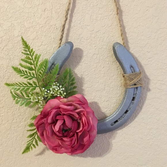 Silver Painted Vintage Horseshoe with Pink Rose - Picture 1 of 3
